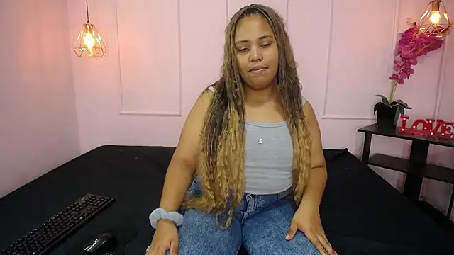 Snapshot of heidybbw chatting on July 2026 10:11:01 PM heidybbw online show from July 2026 10:11:01 PM