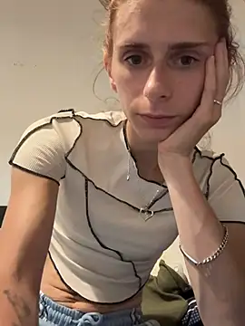 Luisawilliam online show from July 2026 10:38:02 PM