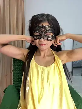 yiyiya520 online show from July 2026 01:14:01 PM