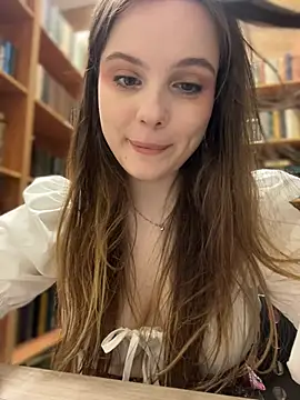 Snapshot of Lunabelle_ chatting on July 2026 07:03:01 AM Lunabelle online show from July 2026 07:03:01 AM