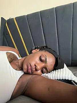 cocoacurves online show from July 2026 06:50:01 AM
