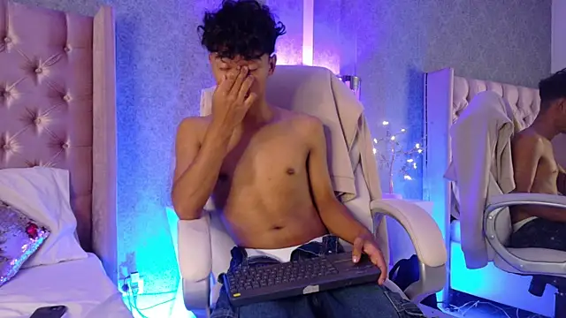 Adam Foxxx online show from July 2026 05:32:01 AM