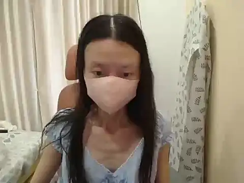 Snapshot of Lil-Cherry chatting on July 2026 04:40:01 AM Lil-Cherry online show from July 2026 04:40:01 AM