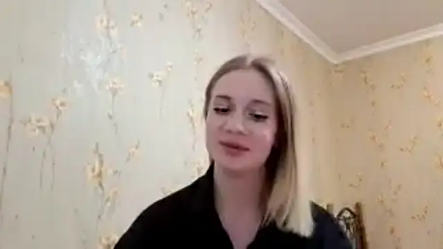 Snapshot of renna_rine chatting on July 2026 08:03:02 PM renna rine online show from July 2026 08:03:02 PM