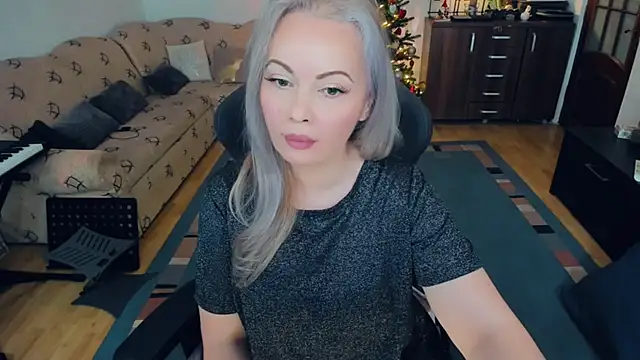 Snapshot of WhitneyLynn chatting on January 2025 07:34:02 AM WhitneyLynn online show from January 2025 07:34:02 AM