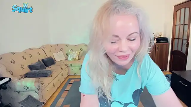 Snapshot of WhitneyLynn chatting on March 2025 06:36:01 AM WhitneyLynn online show from March 2025 06:36:01 AM