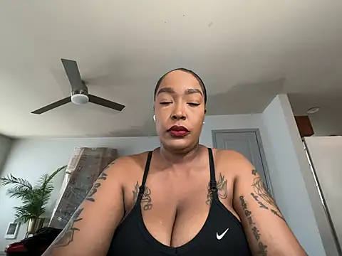Snapshot of BiaLovelyBunny chatting on July 2026 09:39:01 PM BiaLovelyBunny online show from July 2026 09:39:01 PM