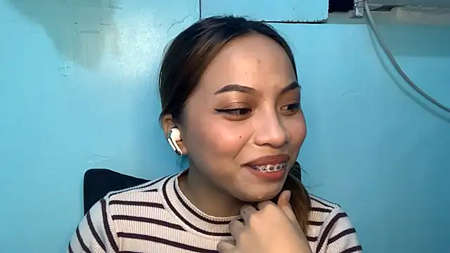 RaynaMcclurken online show from July 2026 10:46:02 AM