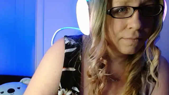 Snapshot of XxMs_StarzxX chatting on January 2025 01:04:01 AM XxMs StarzxX online show from January 2025 01:04:01 AM