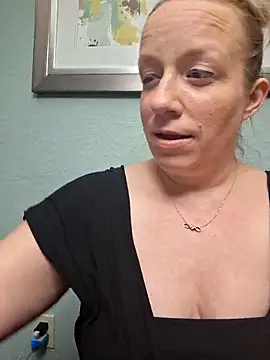 Snapshot of XxMs_StarzxX chatting on February 2025 06:34:01 AM XxMs StarzxX online show from February 2025 06:34:01 AM