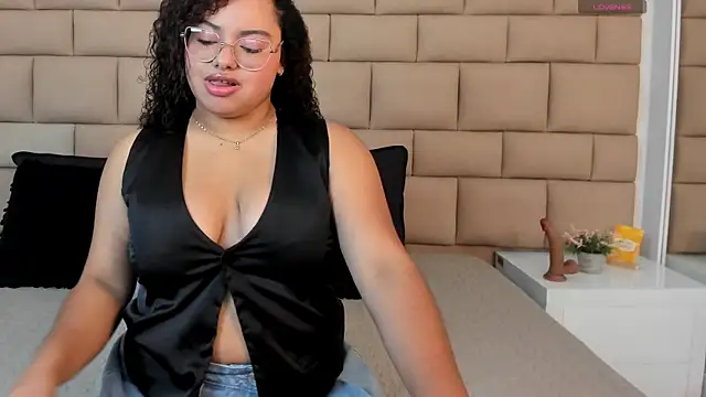 AmandaNapoles online show from August 2026 08:19:01 PM