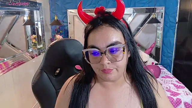 megan glenda online show from July 2026 09:06:01 PM