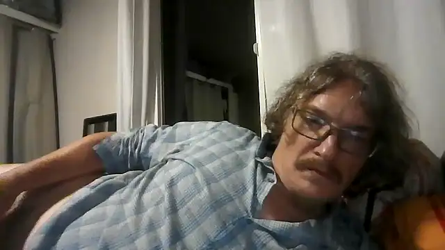 Snapshot of riffraff69 chatting on August 2026 08:05:02 AM riffraff69 online show from August 2026 08:05:02 AM