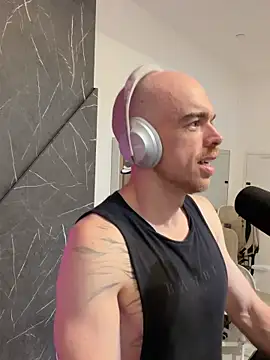 Snapshot of logan2kelly chatting on July 2026 03:30:02 PM logan2kelly online show from July 2026 03:30:02 PM