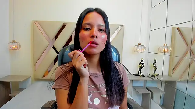 Ivonne Latina online show from July 2026 08:07:01 PM