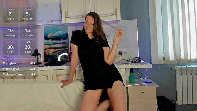 Snapshot of May_Estelle chatting on July 2026 09:27:01 AM May Estelle online show from July 2026 09:27:01 AM