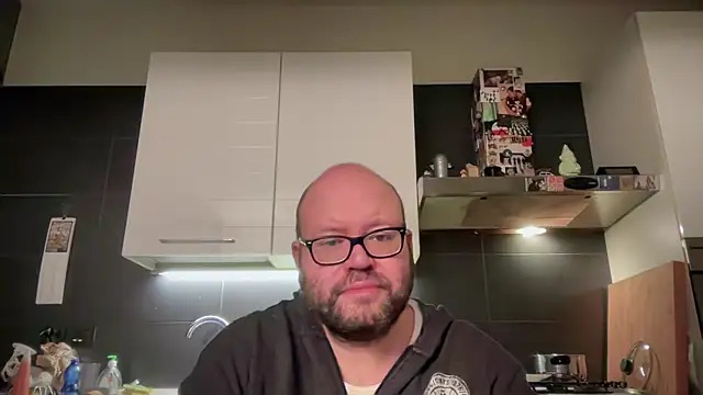 theitalianbear online show from October 2025 04:15:01 AM