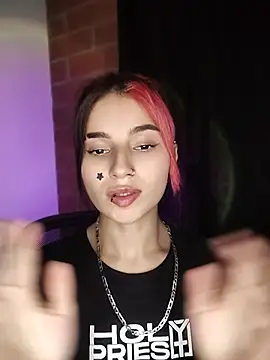 Snapshot of Ale_moon chatting on July 2026 01:12:01 AM Ale moon online show from July 2026 01:12:01 AM