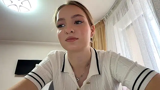 Snapshot of YolondaCrincoli chatting on August 2026 12:19:01 PM YolondaCrincoli online show from August 2026 12:19:01 PM