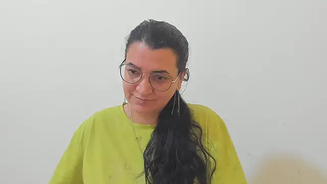 MARILYN GARCIA online show from December 2025 02:02:02 PM