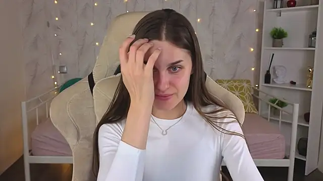 Snapshot of Alison_Bell chatting on August 2026 12:12:02 AM Alison Bell online show from August 2026 12:12:02 AM