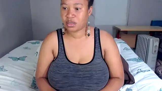 Snapshot of BigAreola26 chatting on January 2025 06:54:01 AM BigAreola26 online show from January 2025 06:54:01 AM