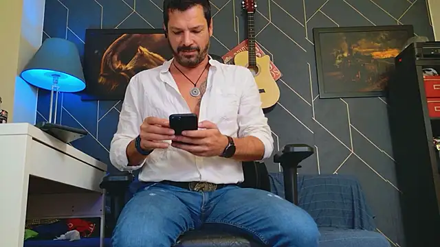 ChrisKox online show from October 2025 05:06:01 AM