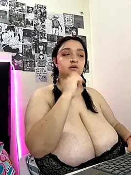 aliceayres797 online show from October 2025 05:13:01 PM