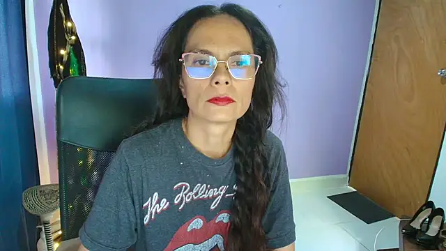 Snapshot of Nattyslave4U chatting on January 2026 04:01:01 PM Nattyslave4U online show from January 2026 04:01:01 PM