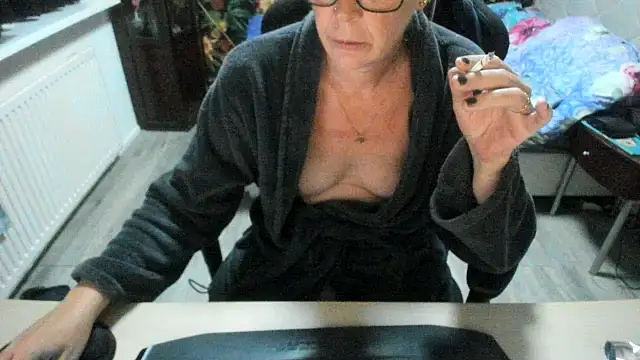 minoesje37 online show from October 2025 07:53:01 PM