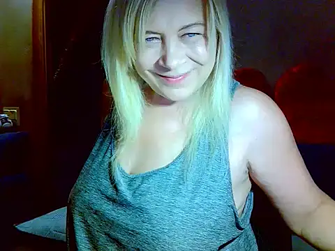 AgoniA7 online show from February 2026 04:32:01 PM