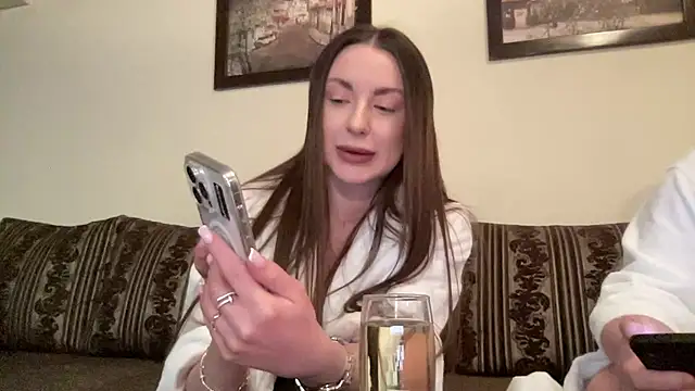 Snapshot of Blondeqlove chatting on December 2024 07:40:01 PM Blondeqlove online show from December 2024 07:40:01 PM