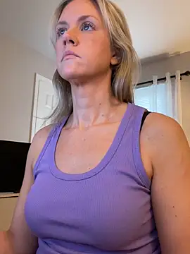 Kay Cakes online show from November 2025 04:28:01 PM