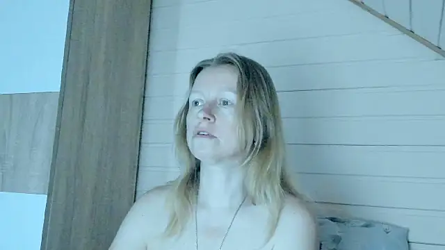 I AM MILF online show from July 2026 06:52:01 AM
