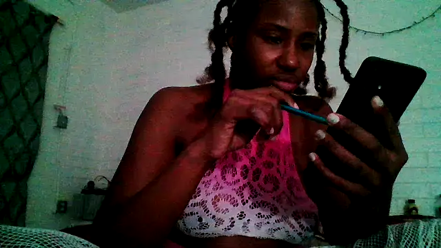 Xochillovemoney2 online show from March 2025 08:15:01 AM