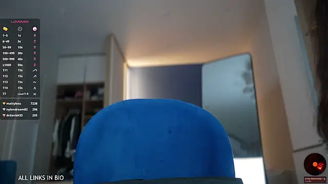 Snapshot of LAUREL_HAZEL chatting on February 2025 01:40:01 AM LAUREL HAZEL online show from February 2025 01:40:01 AM