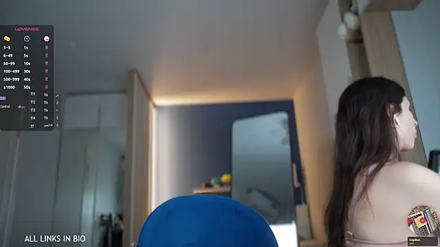 Snapshot of LAUREL_HAZEL chatting on February 2025 07:19:02 PM LAUREL HAZEL online show from February 2025 07:19:02 PM