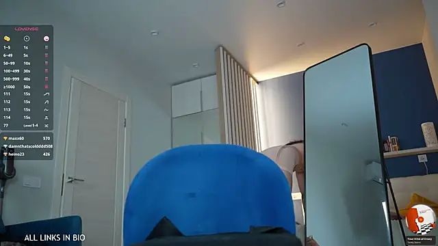 Snapshot of LAUREL_HAZEL chatting on February 2025 01:33:01 AM LAUREL HAZEL online show from February 2025 01:33:01 AM