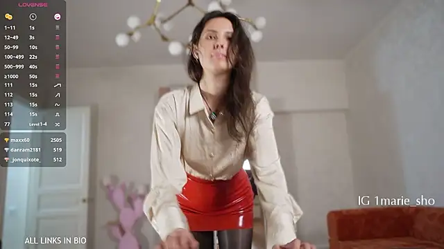 Snapshot of LAUREL_HAZEL chatting on March 2026 06:18:02 PM LAUREL HAZEL online show from March 2026 06:18:02 PM