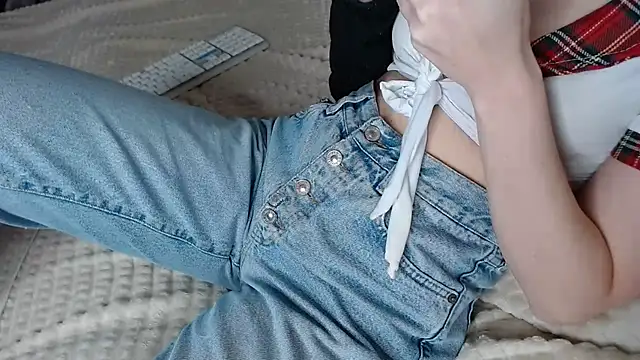 Kiradoll27 online show from December 2025 10:13:01 AM