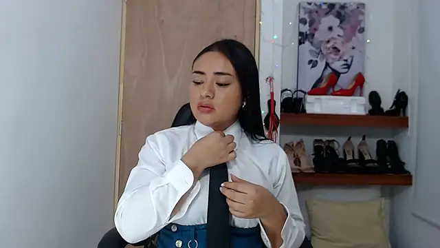 Snapshot of ReyleDoll chatting on January 2025 10:19:01 PM ReyleDoll online show from January 2025 10:19:01 PM