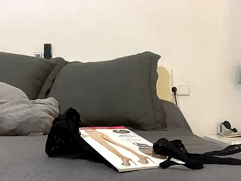 Snapshot of Chic_desire chatting on September 2025 07:43:01 AM Chic desire online show from September 2025 07:43:01 AM