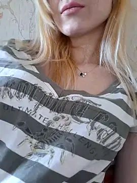 YogisticJuli666 online show from February 2025 09:34:02 AM