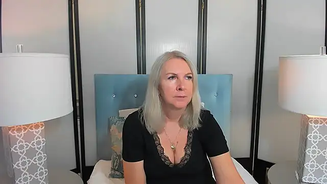 EricaTop online show from October 2025 05:50:02 PM