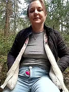 SwedishJennifer online show from April 2026 12:03:02 PM