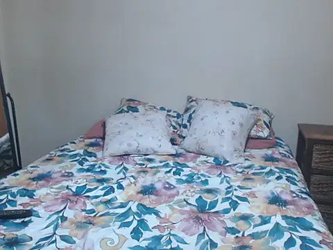 sexylax17 online show from April 2026 05:15:01 PM