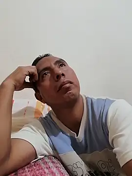 Snapshot of desnudo_Sexoxo chatting on January 2025 02:33:01 AM desnudo Sexoxo online show from January 2025 02:33:01 AM