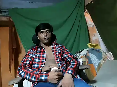 Snapshot of desiboy1101 chatting on May 2026 07:02:02 AM desiboy1101 online show from May 2026 07:02:02 AM