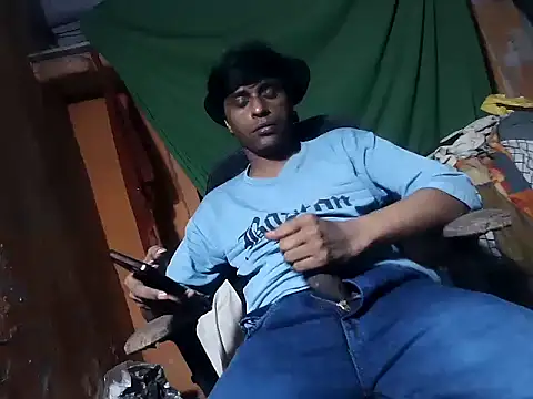Snapshot of desiboy1101 chatting on May 2026 01:52:02 PM desiboy1101 online show from May 2026 01:52:02 PM