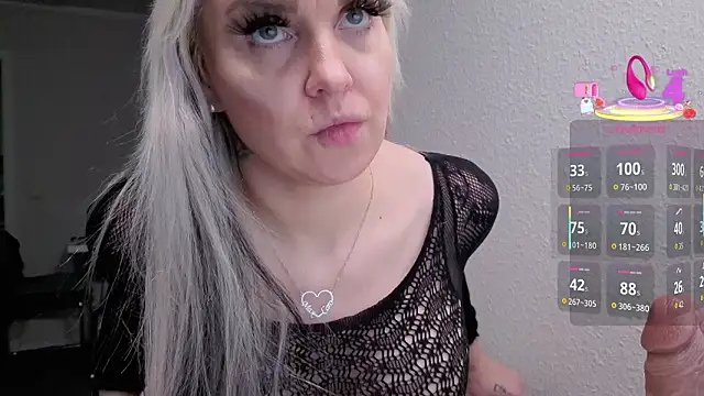 Snapshot of MIA-XXX chatting on February 2026 04:18:01 PM MIA-XXX online show from February 2026 04:18:01 PM